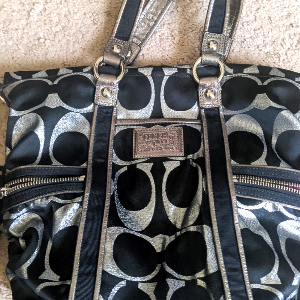 Coach poppy bag in black and silver